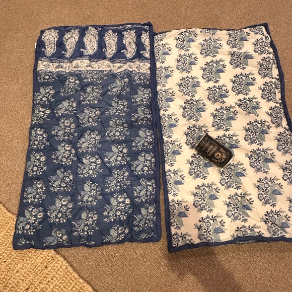 Pair Pottery Barn king shams - Picture 6 of 11